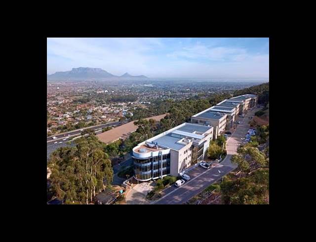 631M² OFFICE TO LET IN PLATTEKLOOF